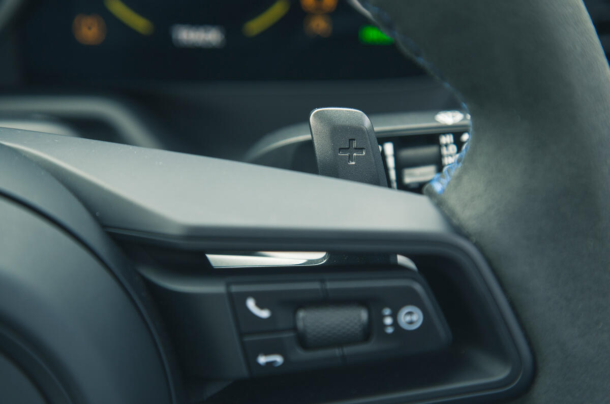 16 Porsche 911 GT3 2021 RT paddle shifters