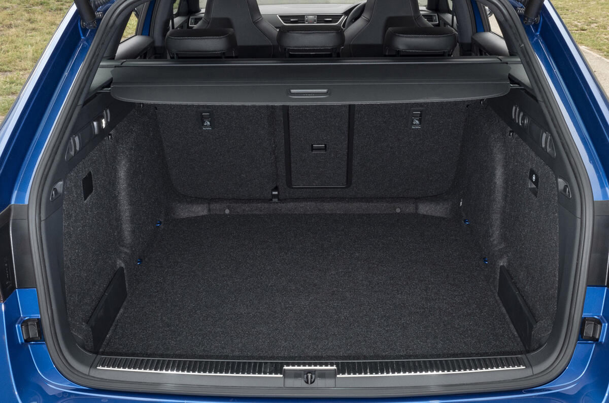 16 Skoda Superb Estate 2021 RT update boot