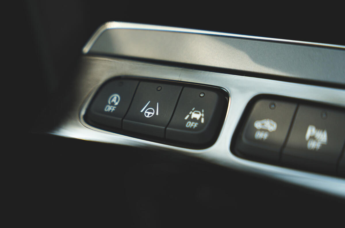 16 Vauxhall mokka 2021 RT ADAS buttons