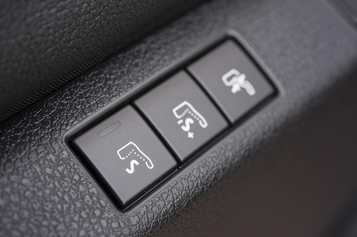 Vauxhall Vivaro Life Review 2019 Vauxhall Vivaro Life Review 2019