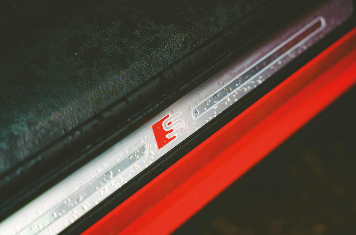 17 Audi E Tron S 2021 RT kick plates