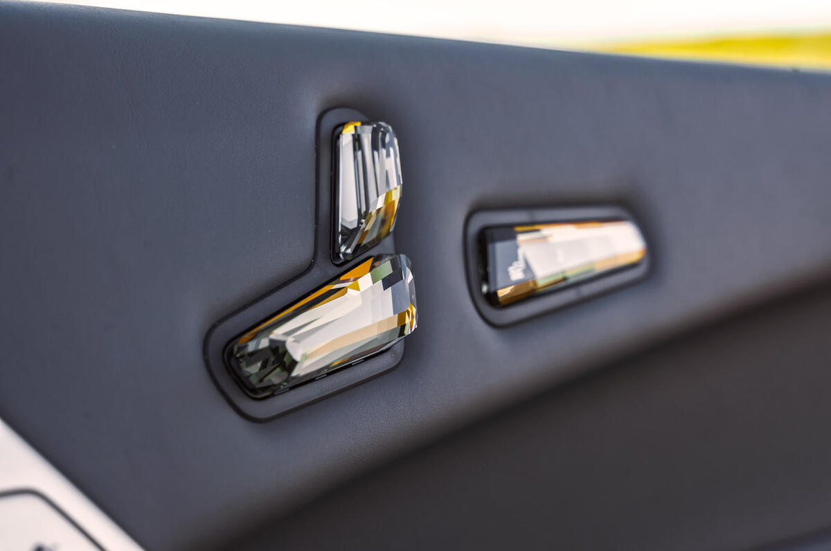 17 BMW iX 2022 road test review seat controls