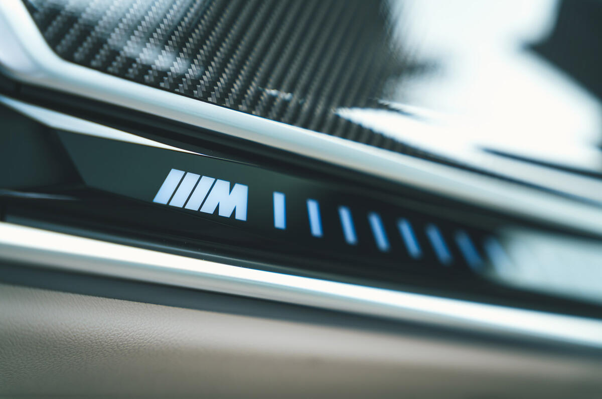 17 BMW X7 M60i RT 2023 M decoration carbon trim