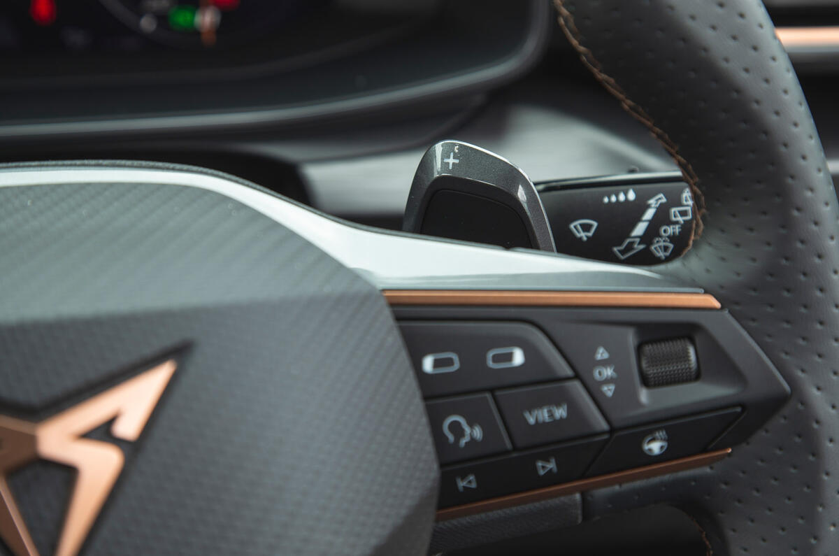 17 Cupra Leon 245 Hatchback RT 2022 paddle