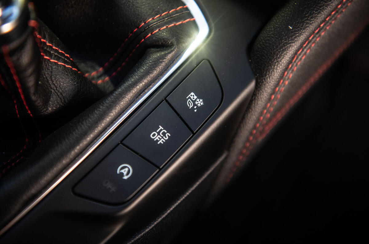 Ford Focus ST-line X 2019 road test review - drive modes