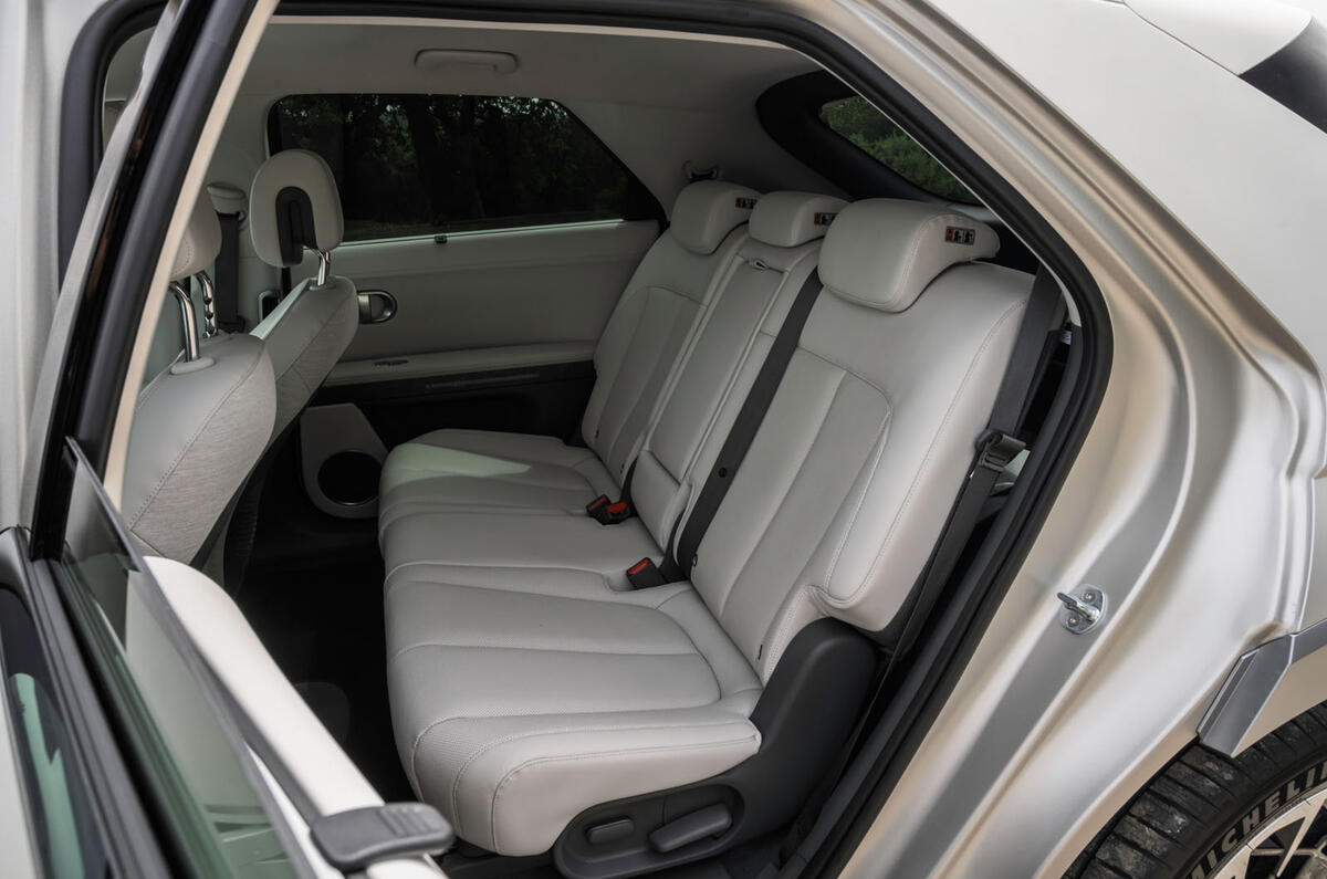 17 hyundai ioniq 5 2021 fd norway plates rear seats