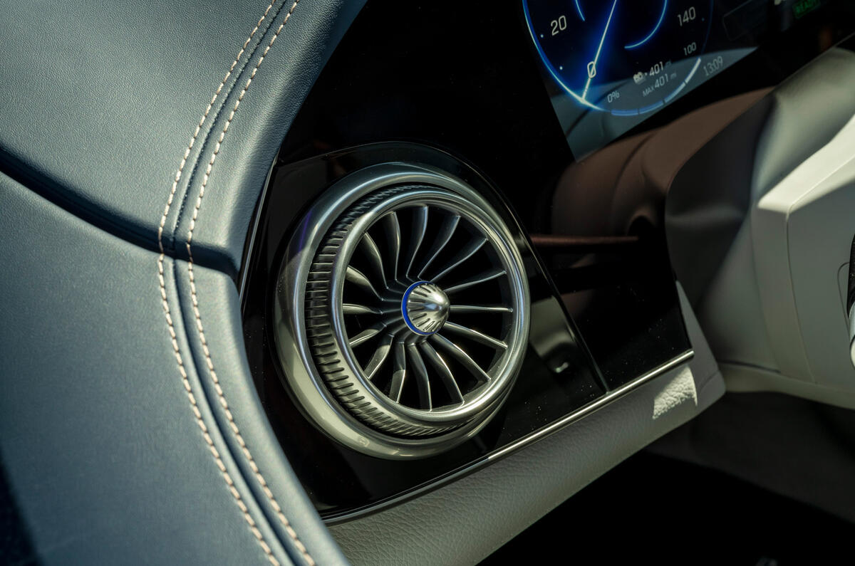 17 mercedes benz eqs 2021 uk lhd fd air vents