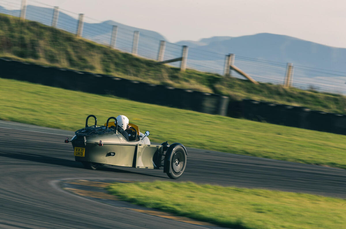 17 Morgan Super 3 RT 2022 rear side corner