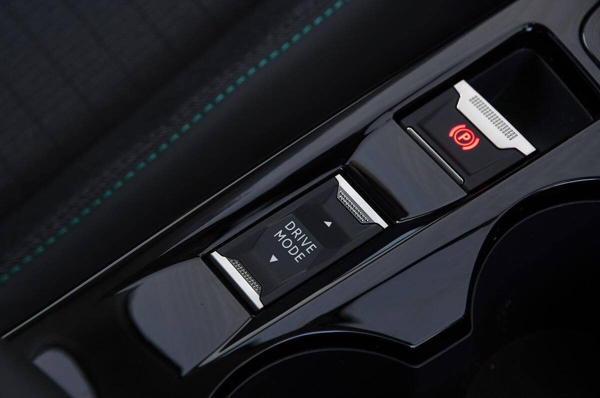 Peugeot e-208 2020 road test review - drive mode