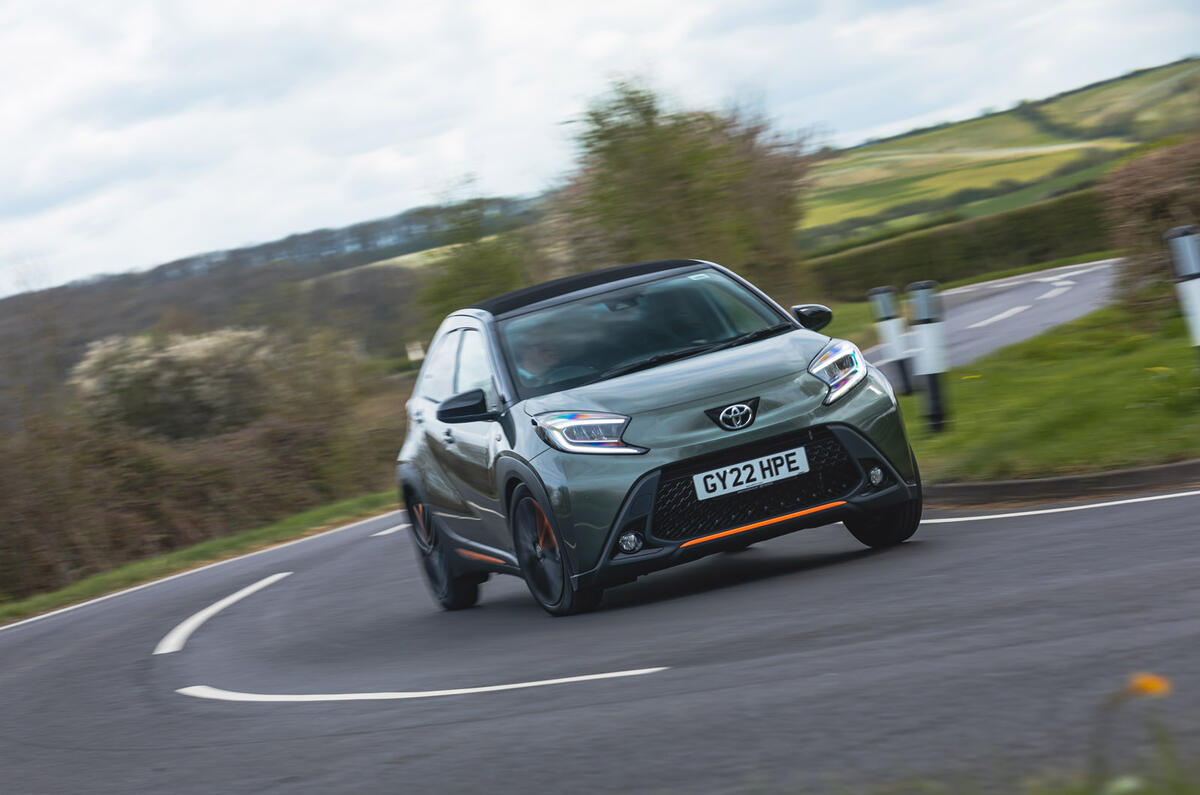 17b Toyota Aygo X RT 2022 front corner 2.jpg