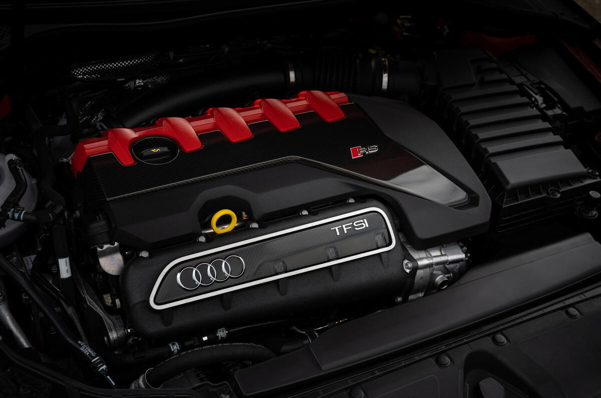 18 Audi RS3 2021 premier essai moteur