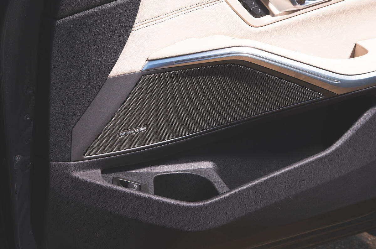 BMW 3 Series 320d 2019 Road Test review - speakers