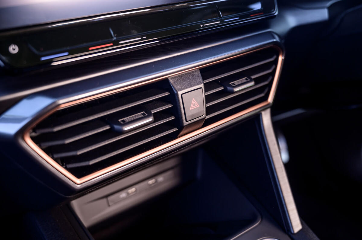 18 Cupra Formentor 2021 road test review air vents