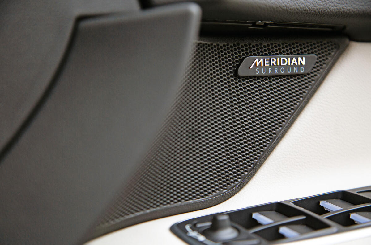 Jaguar XF Sportbrake 2019 road test review - door cards