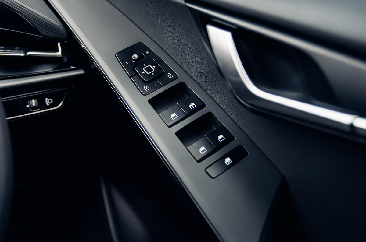18 Kia Niro HEV FD 2022 window switches