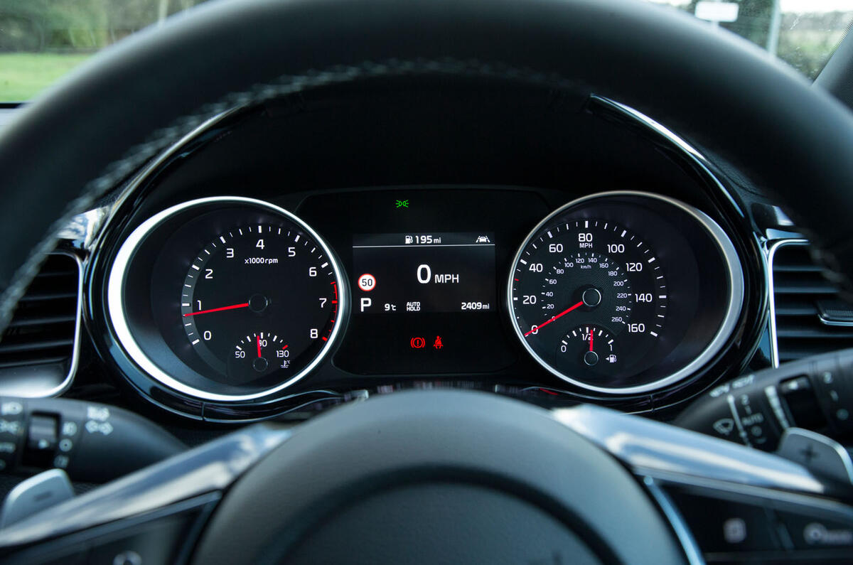 Kia Proceed GT-Line 2019 road test review - instruments