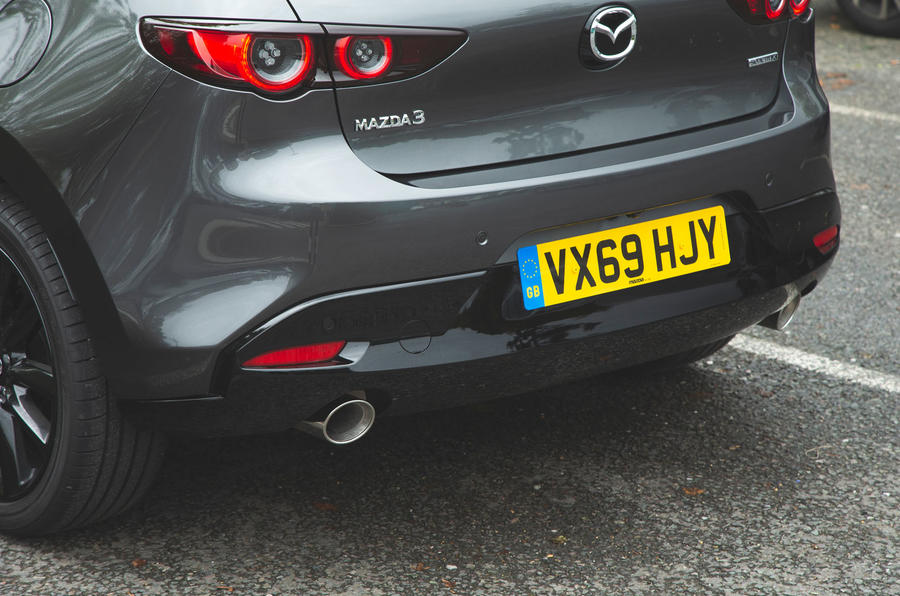 Mazda 3 Skyactiv-X 2019 : essai routier - pare-chocs arrière
