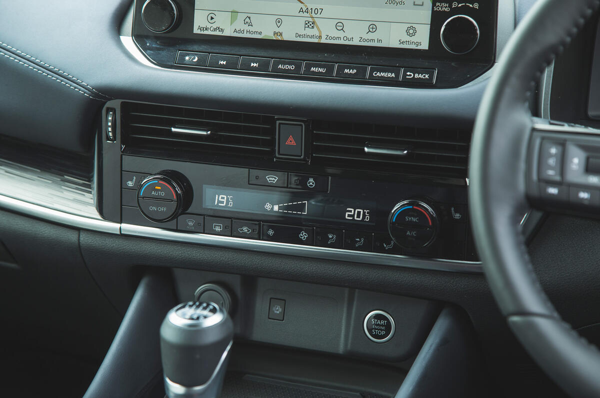 18 Nissan Qashqai 2021 RT climate control