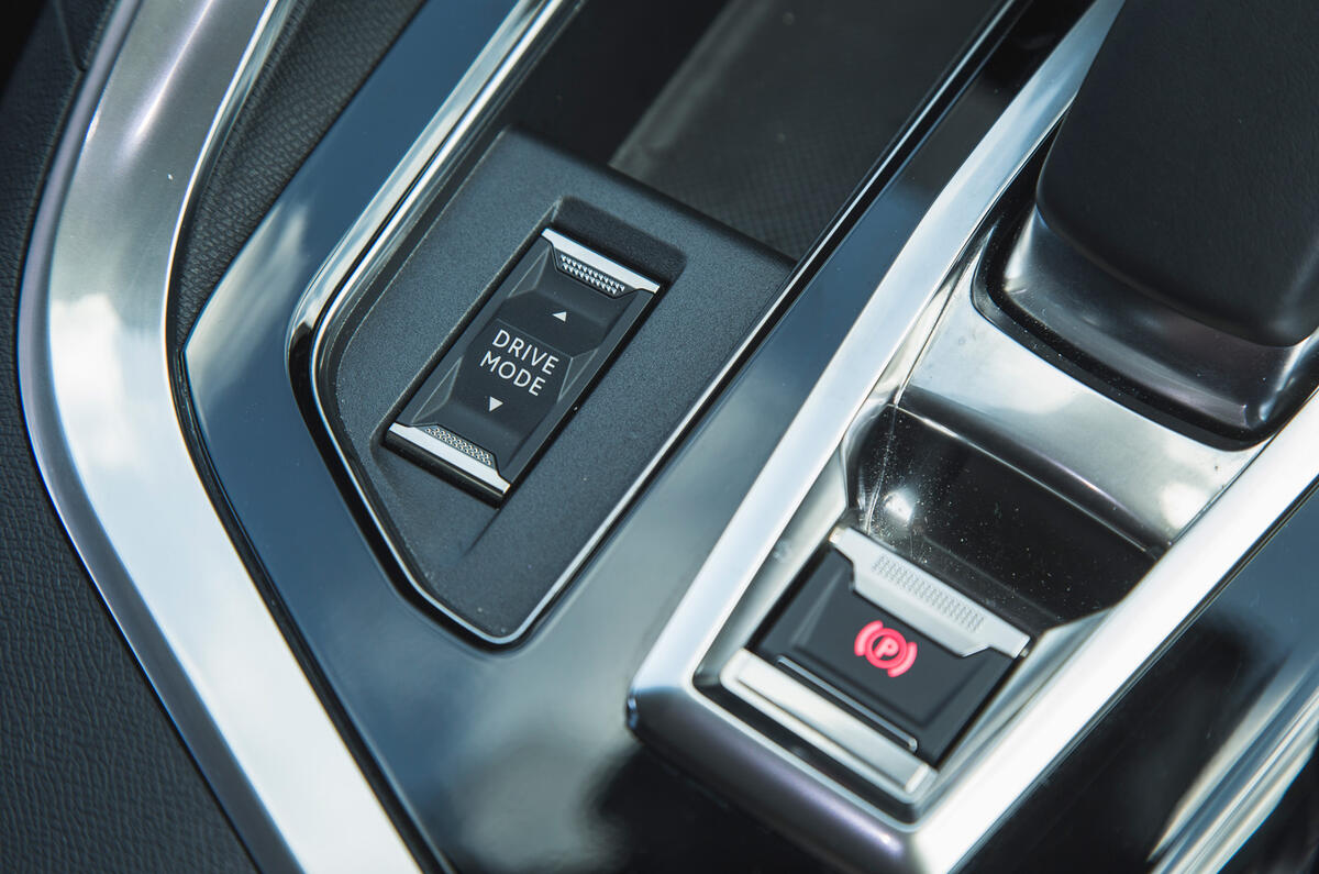 18 Peugeot 3008 2021 RT drive modes