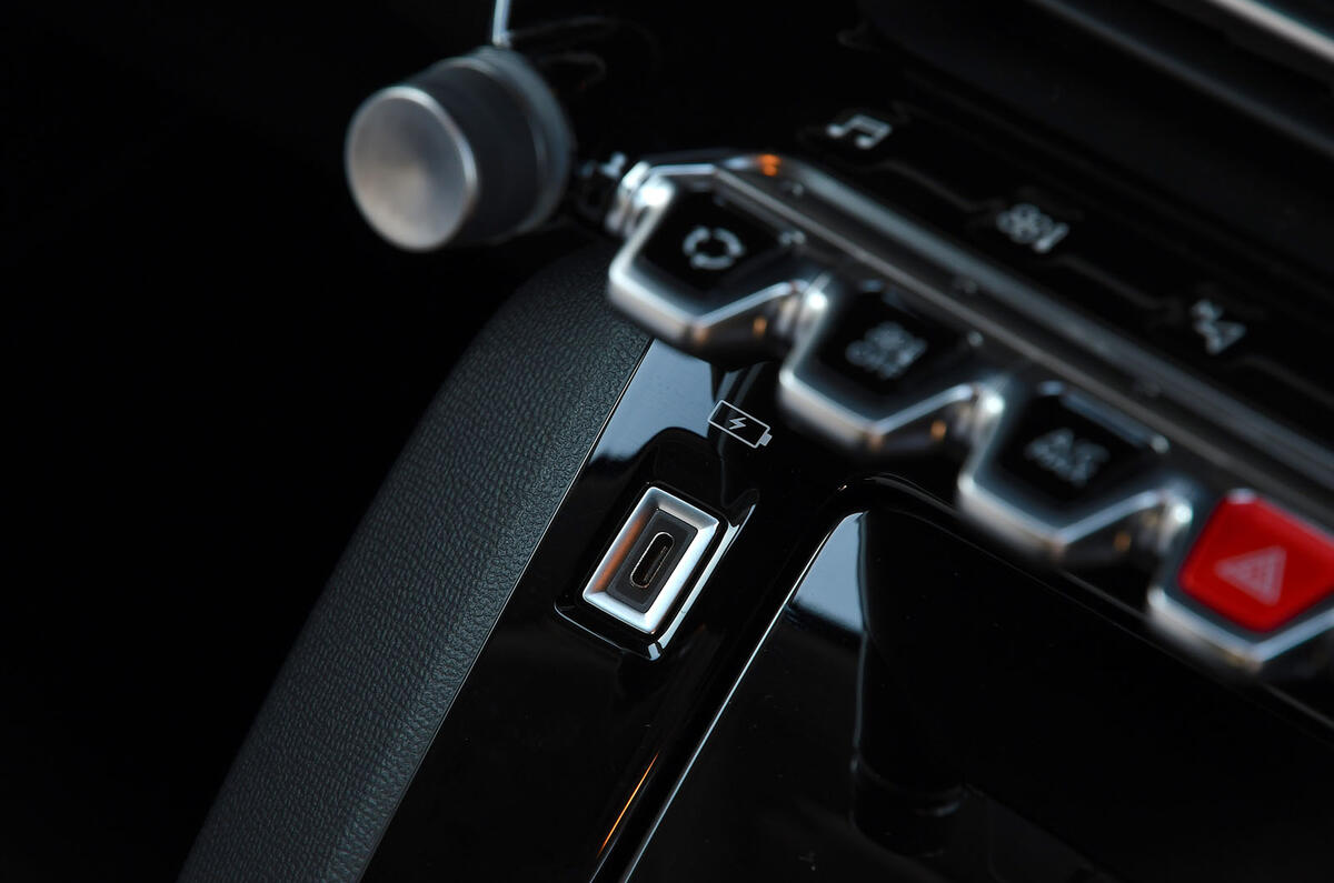 Peugeot e-208 2020 road test review - USB-C
