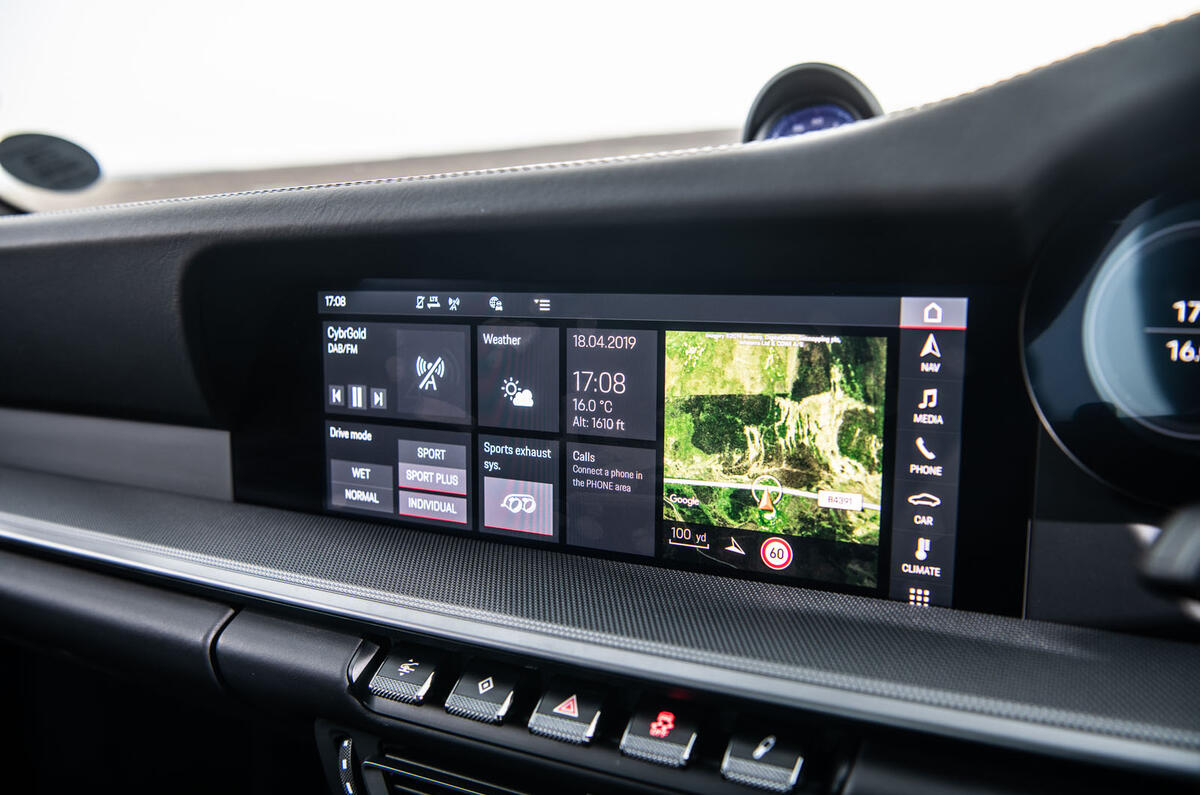 Porsche 911 Carrera S 2019 road test review - infotainment