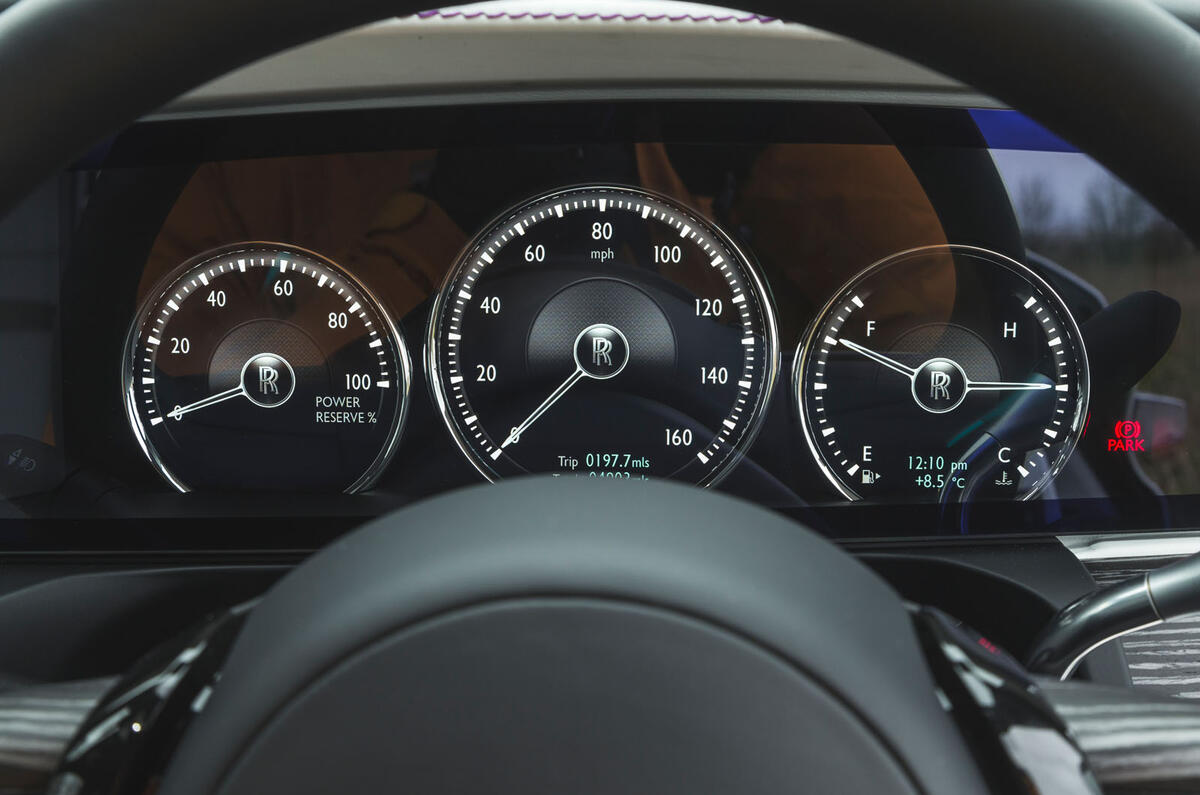 18 Rolls Royce Ghost 2021 road test review instruments