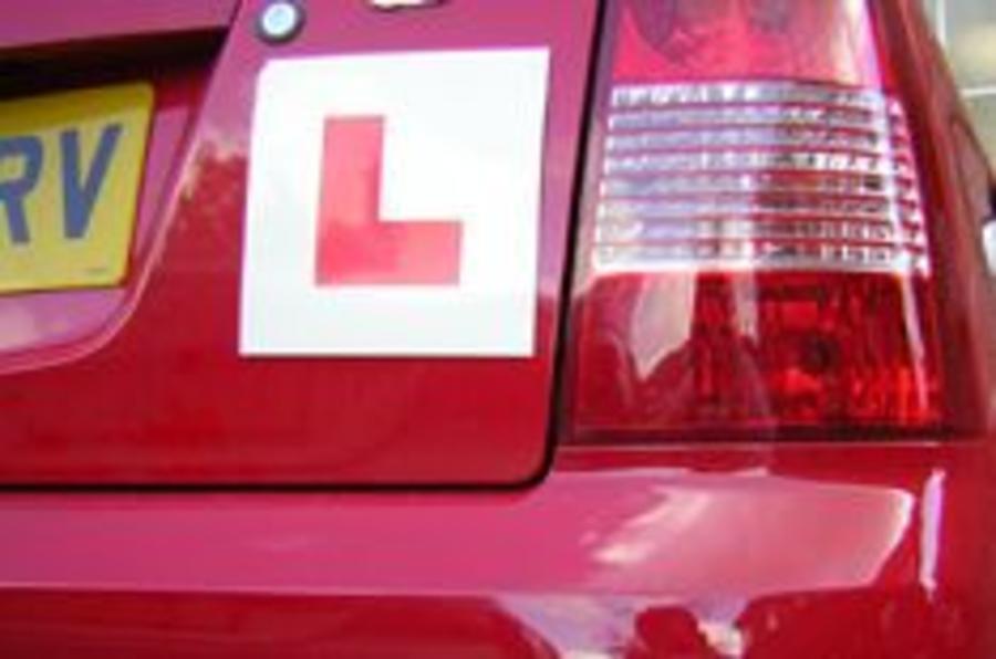 Insurers call for year-long driving test