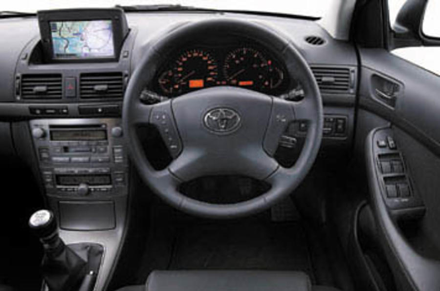 Toyota Avensis 2 2 D 4d Review Autocar