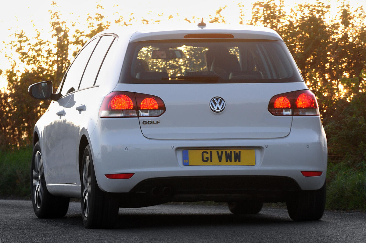 Vw Golf Bluemotion 1 6 Tdi 2010 Car Review Car Magazine