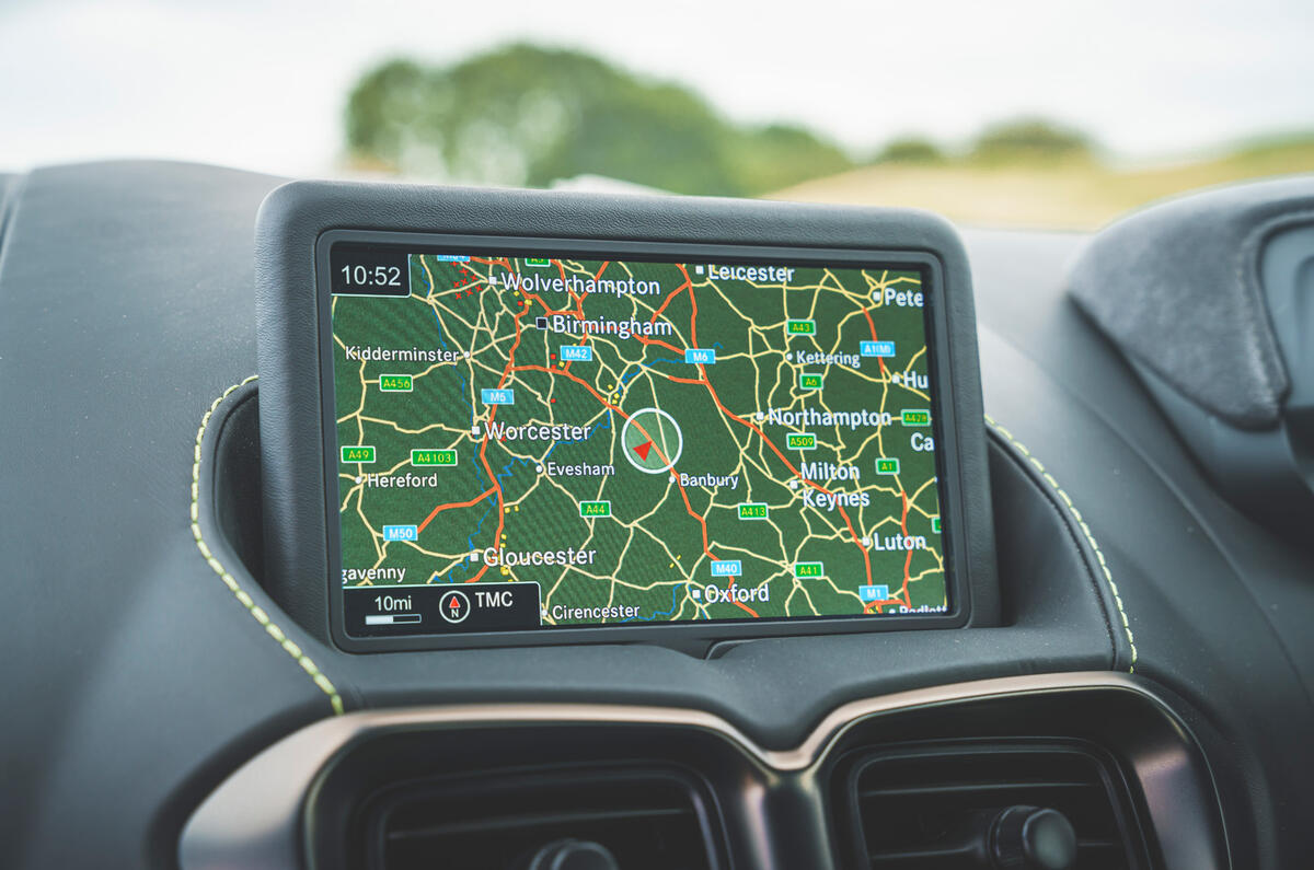 19 Aston Martin Vantage F1 2021 RT infotainment