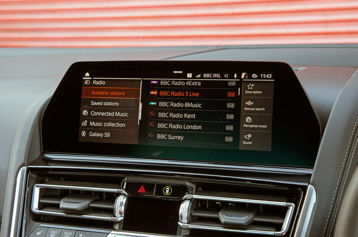 BMW 8 Series Coupé 2019 road test review - infotainment