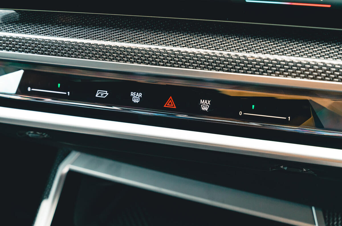 19 BMW I7 RT 2023 climate controls