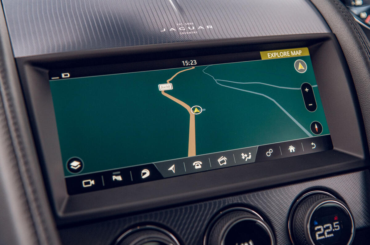 Jaguar F-Type 2020 road test review - infotainment