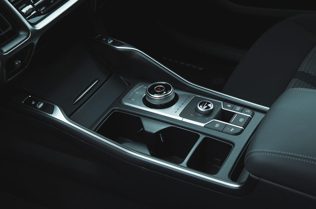 19 Kia Sorento 2021 road test review centre console