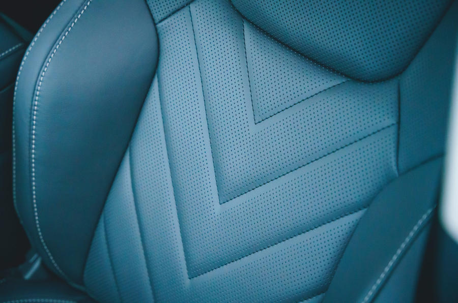 19 Lexus NX 2022 : essai routier, revue des sièges