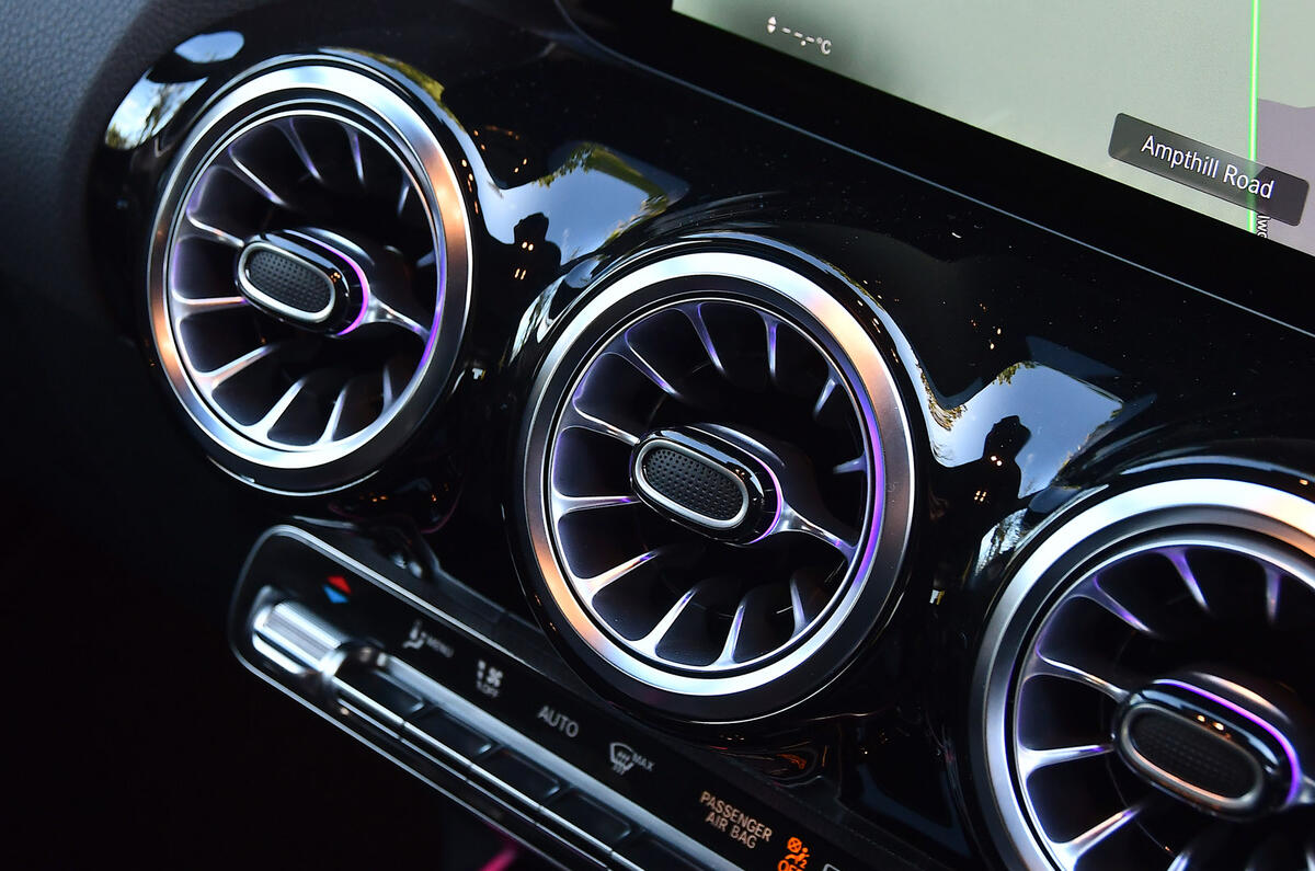 19 Mercedes Benz EQA 2021 road test review air vents