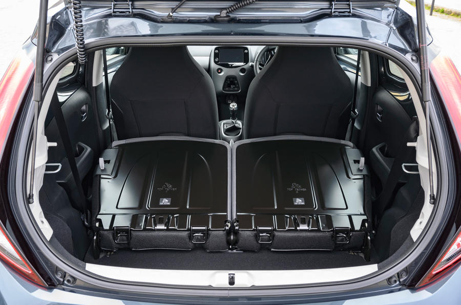 19 Toyota Aygo 2019 UE RT sièges de coffre abaissés