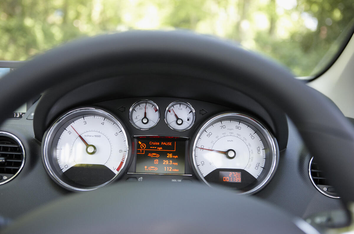 Peugeot 308 GT CC Autocar