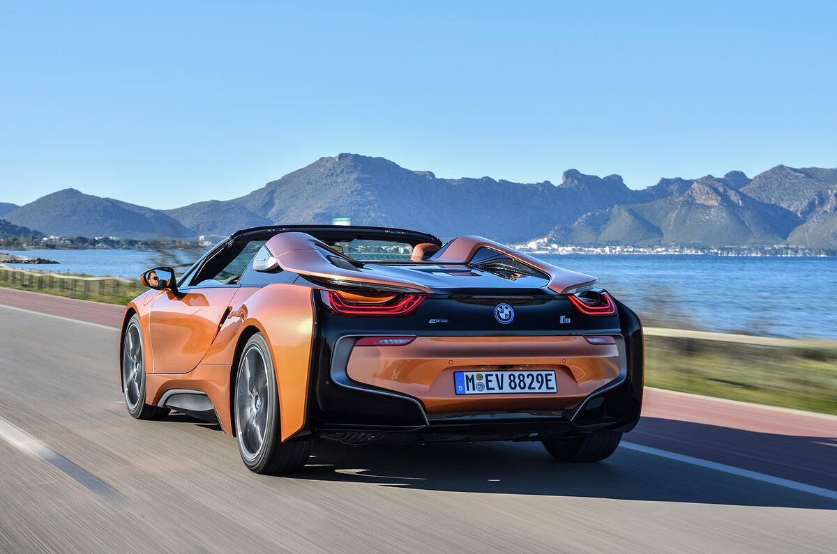 2-bmw-i8-roadster-2018-review-hero-rear_1 taciki.ru