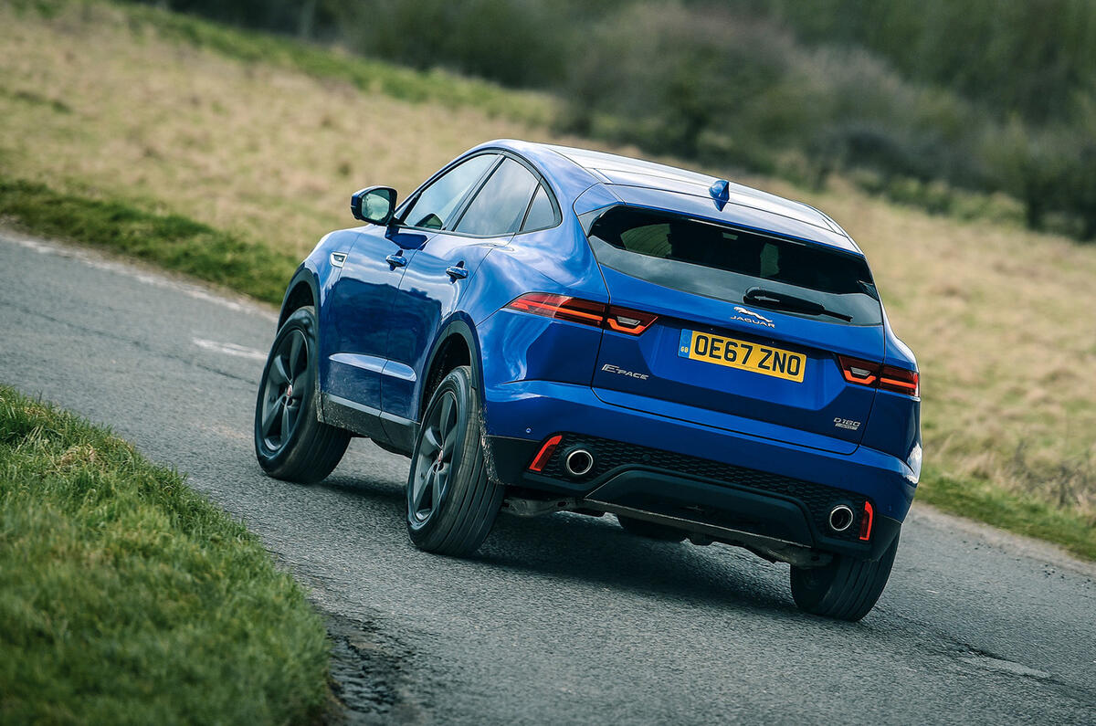 Jaguar E-Pace avis hero rear