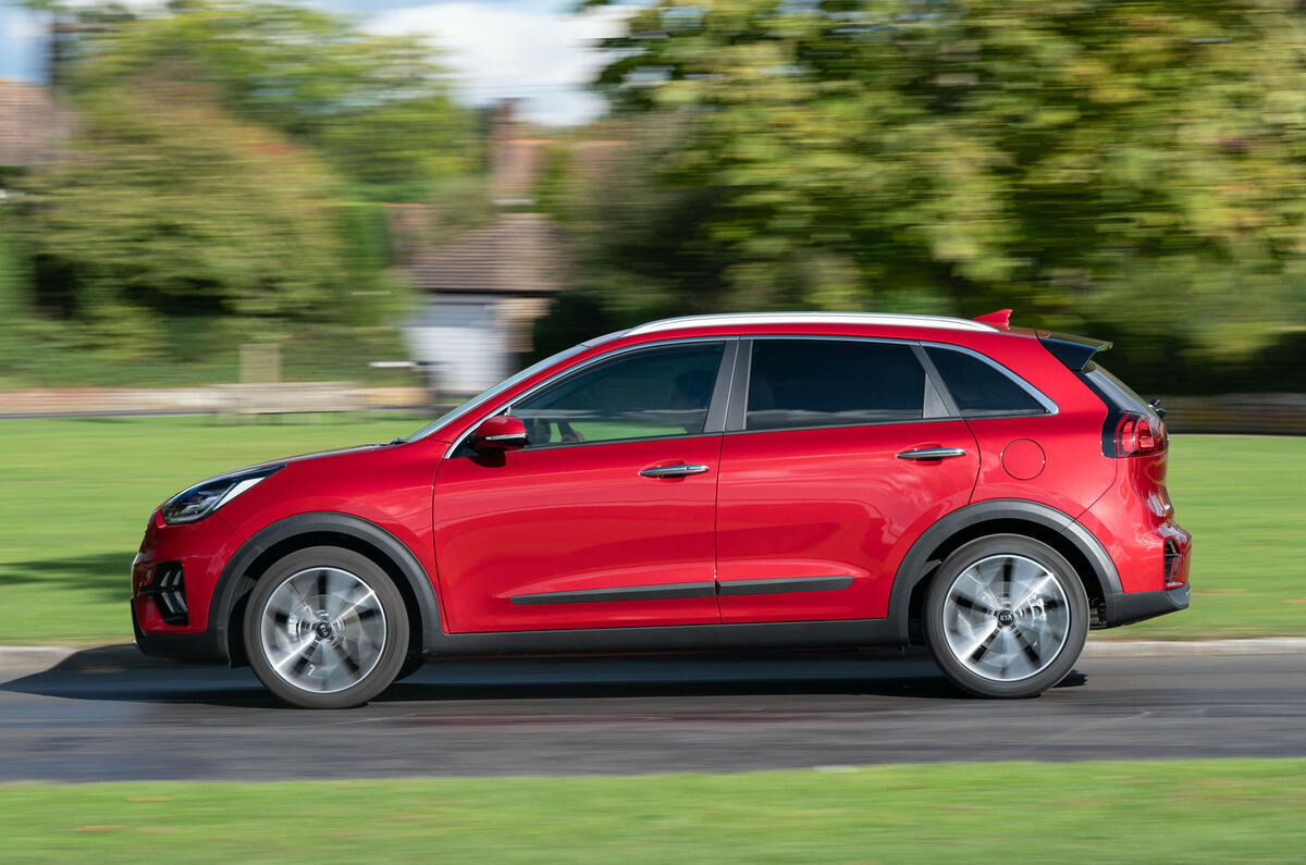 2 Kia Niro 2021 : essai routier, revue de presse, côté héros