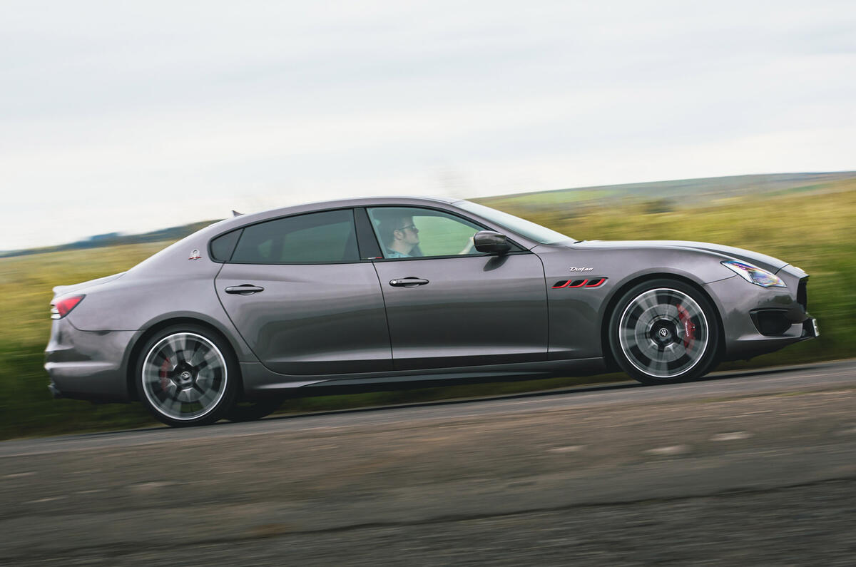 2 Maserati Quattroporte trofeo 2021 RT hero côté