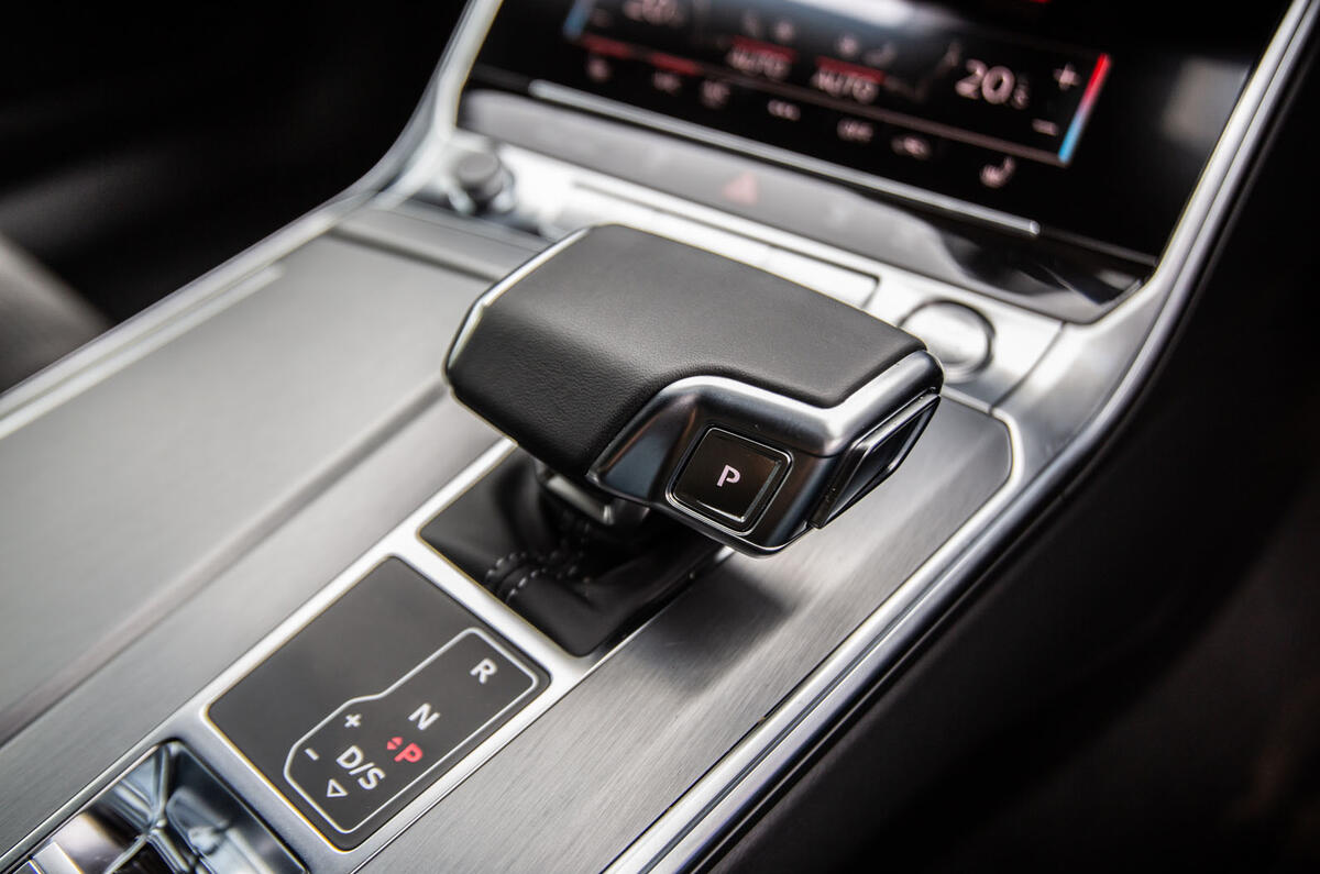 Audi A6 Avant 2018 road test review - centre console