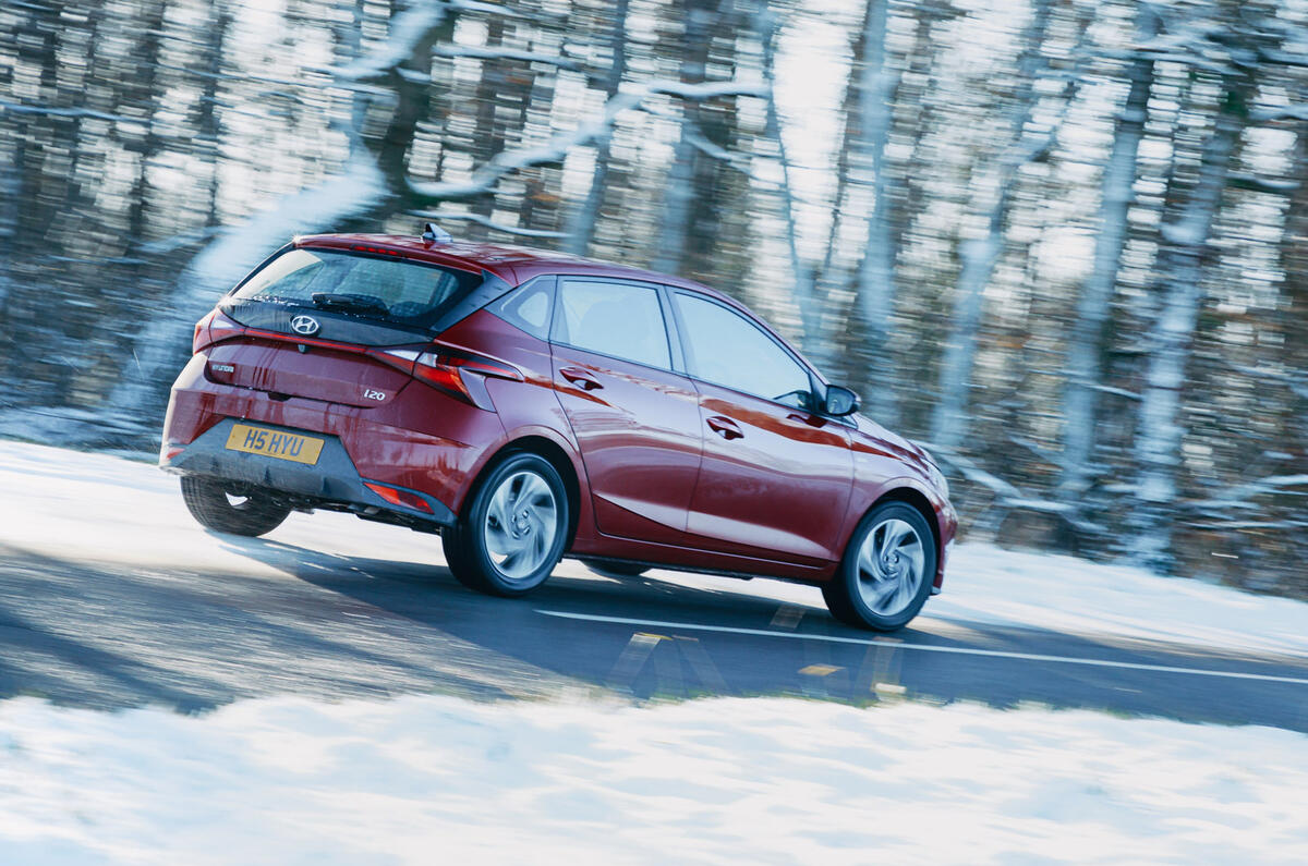 20 Hyundai i20 2021 : examen de l'essai routier sur l'arrière