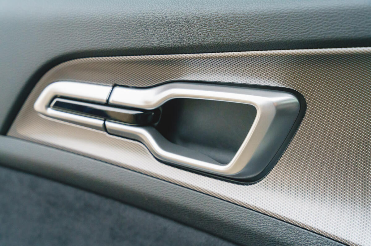 20 Kia Sportage 2022 RT doorhandle