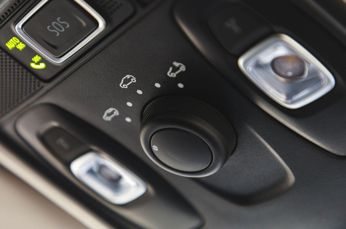 Renault Captur 2020 road test review - sunroof controls