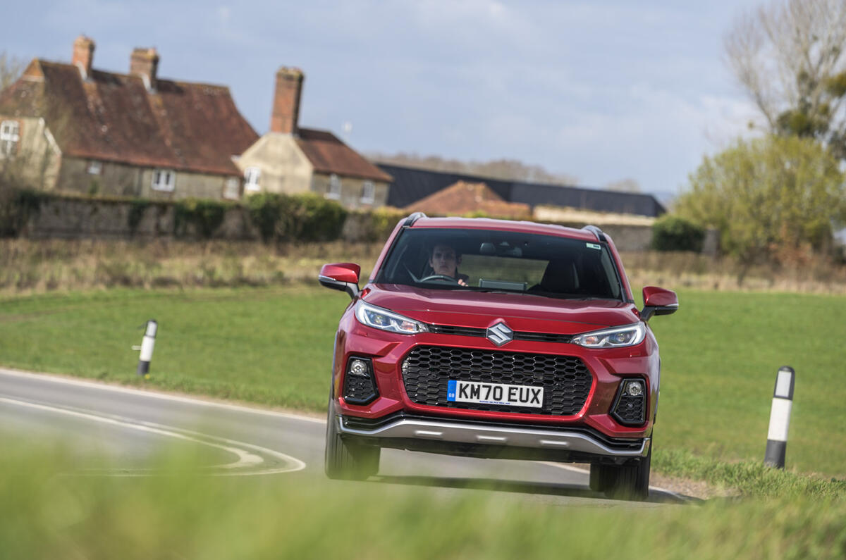 20 Suzuki Across 2021 : examen de l'essai routier sur le nez de la route