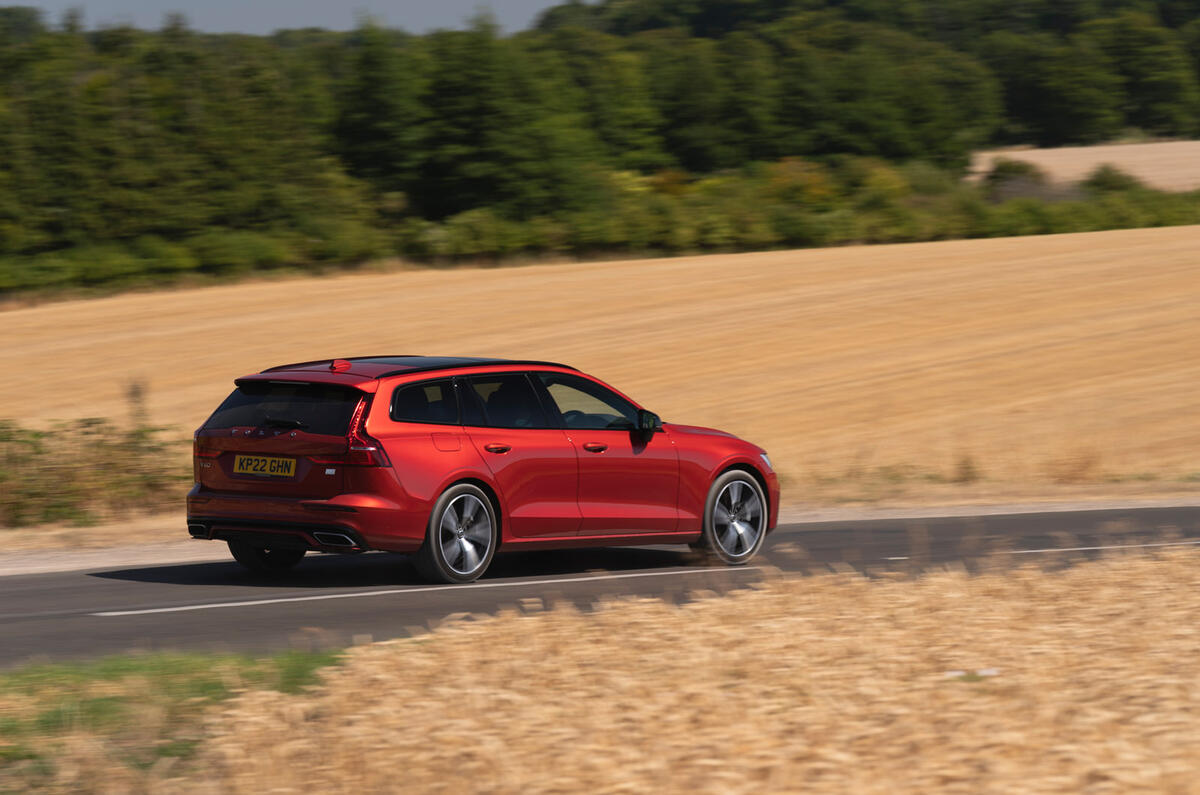 20 Volvo V60 PHEV RT 2022 coin arrière