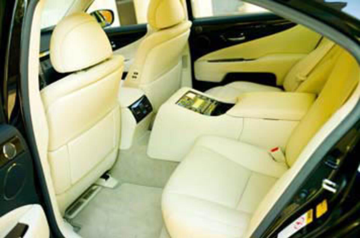 Lexus LS600h