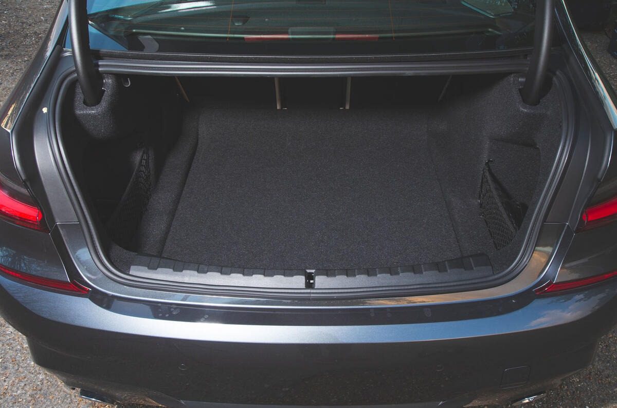 BMW 3 Series 320d 2019 Road Test review - boot